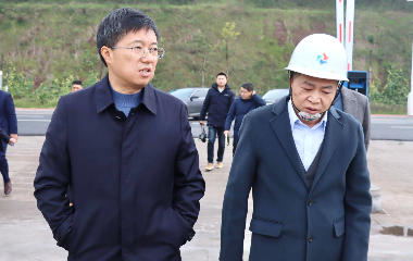 南溪區(qū)委書記、南溪經(jīng)開區(qū)黨工委書記劉剛率隊調(diào)研遠東股份宜賓智能產(chǎn)業(yè)園